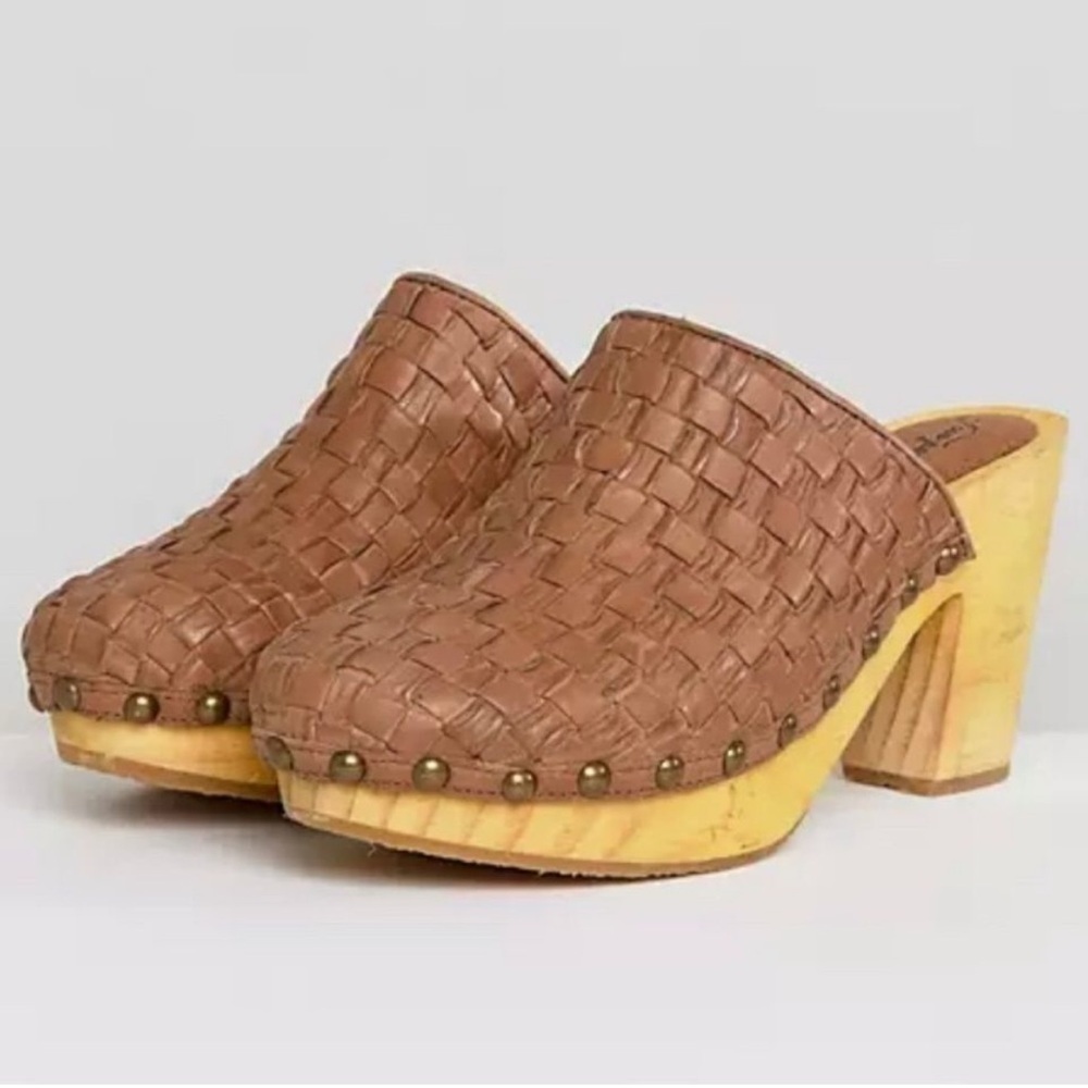 Free People Adelaide Woven Basketweave Clog Leather Platform Wooden Mule Taupe
